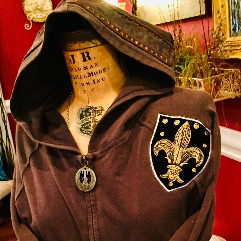 HOODIE - TREASURE ROCK 💪 - Picture 7 of 7